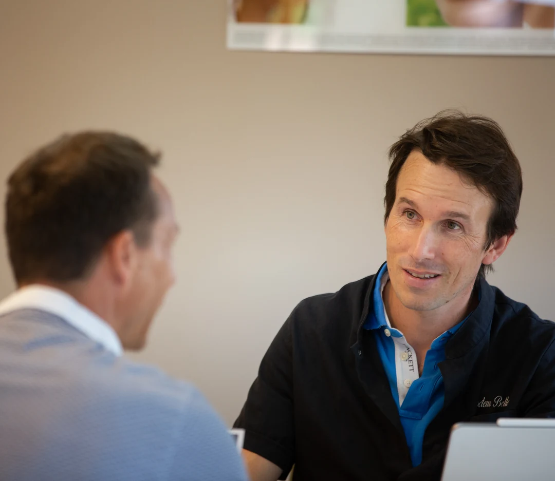 Le Dr Charles Bellec en consultation au Pôle Constance